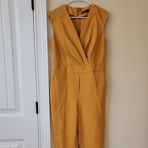 NWOT New York & Company Mustard Yellow Gold Sleeveless Jumpsuit Size M